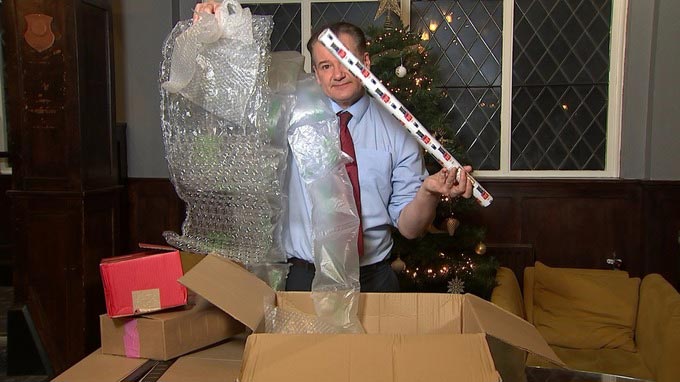 battling with excess packaging ITV News image